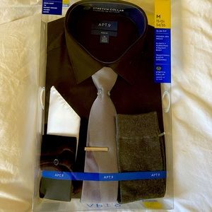 Apt 9 Formal Shirt with tie and socks. Size M Slim Fit, new on the box